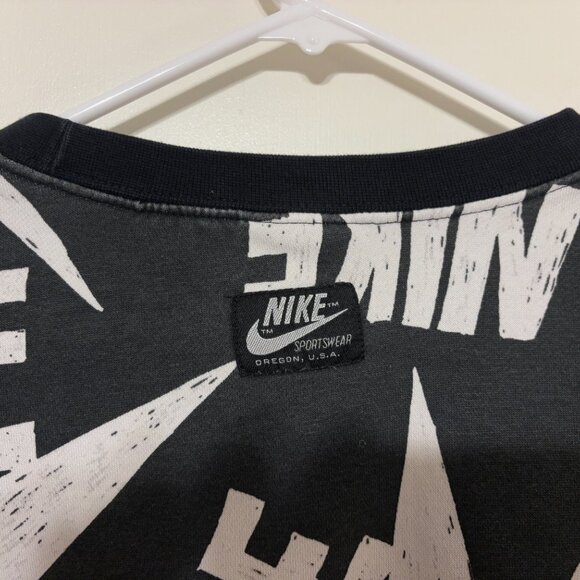 Nike Women's Plus Icon Clash Black/White Fleece Crop Pullover Sweatshirt 3X - Picture 6 of 10